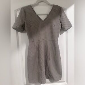 Sadie & Sage maroon checkered mini dress